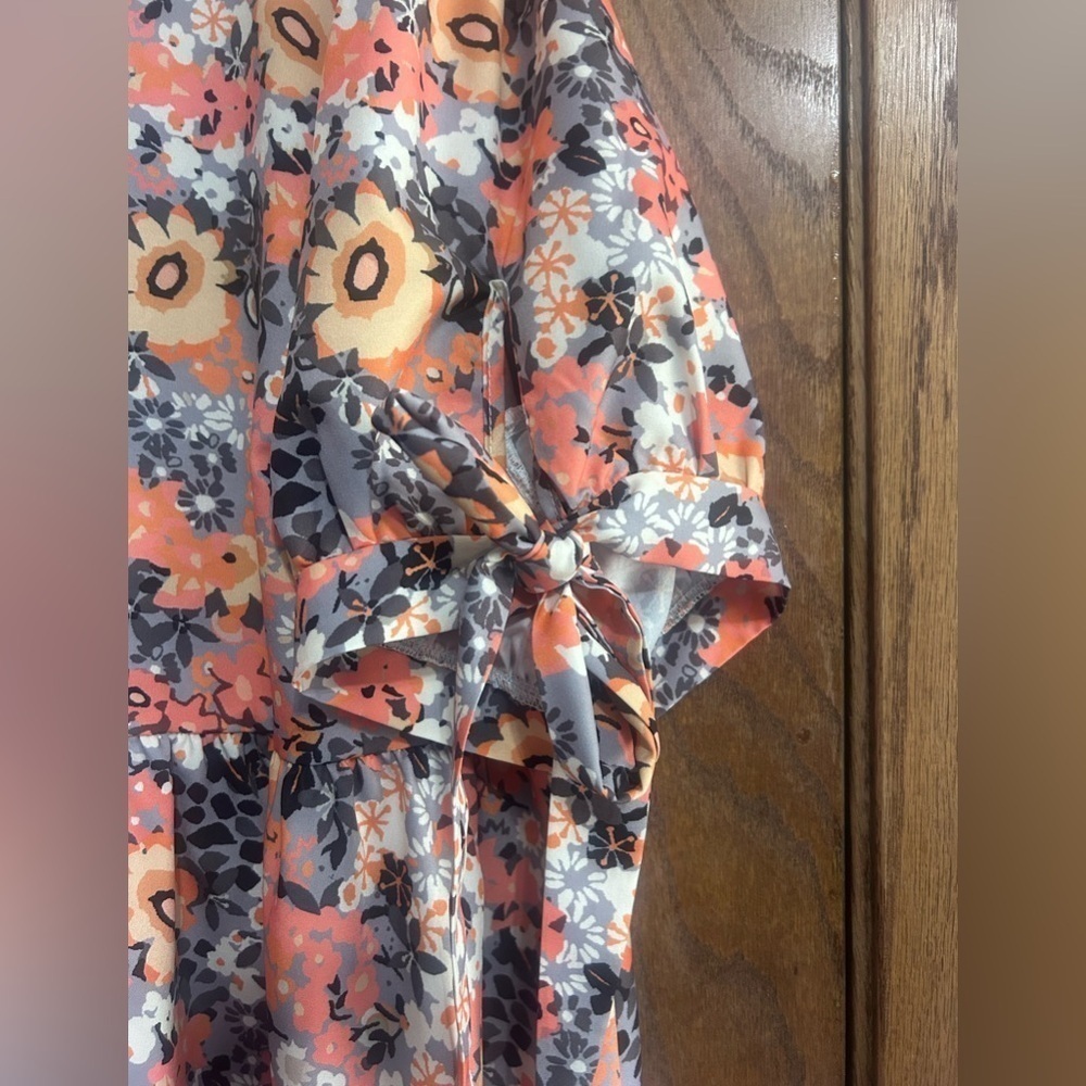 SHEIN Emery Rose 1X floral peplum short sleeve top NWOT - Picture 7 of 7